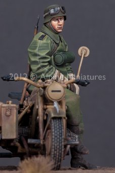 1/35 二战德国摩托车驾驶员