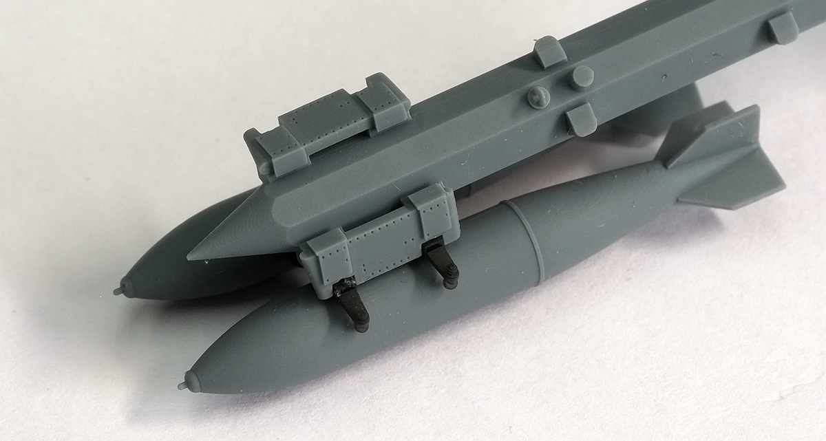 1/48 现代中国空军250KG常规炸弹含挂架(12枚)