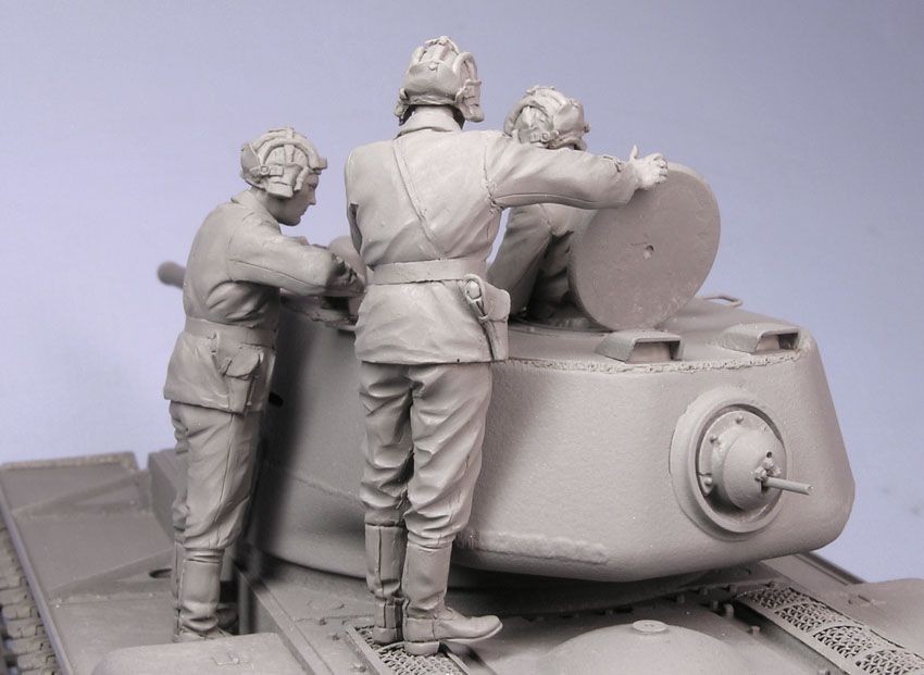 1/35 二战苏联齐诺维奇.克洛班诺夫上尉与坦克乘员组"1941-42年夏秋季" - 点击图像关闭